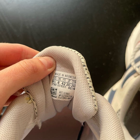 Size 9.5 - adidas 90s Valasion Tech Ink 2019 - Picture 4 of 4